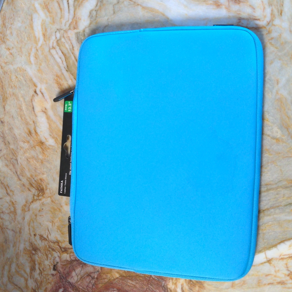 HOST PICK!🎉 PATHIKA Laptop Tablet Sleeve Holder Bag